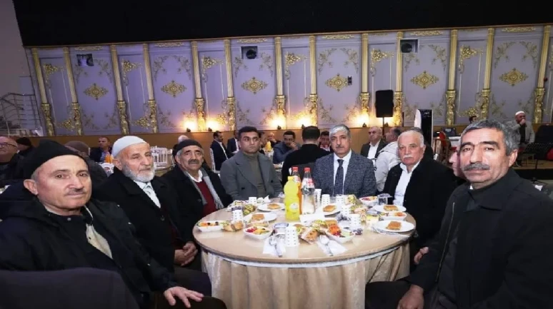 Kocaeli Dilovası'nda iftar programı: Mahalleli ile Belediye Başkanı bir araya geldi