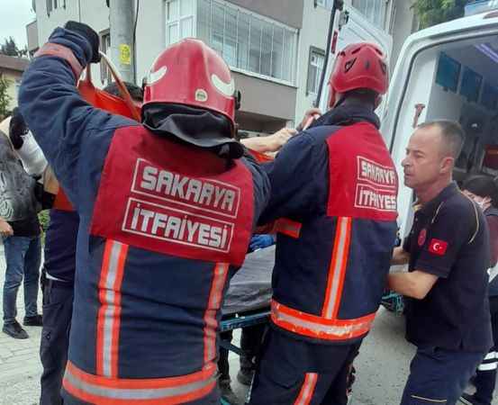 Testere ile kendini yaraladı!