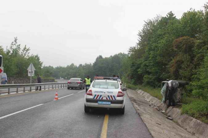 Düzce’de kamyonet yan yattı: 1 yaralı