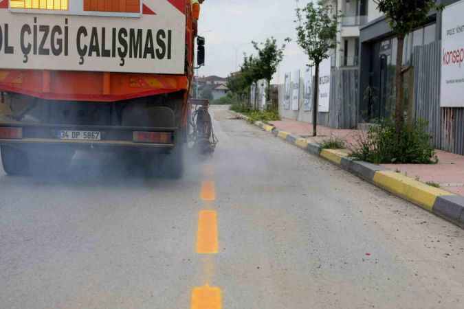 Sakarya’da bu yıl 3 bin 528 kilometre yol çizgisi asfaltla buluşacak