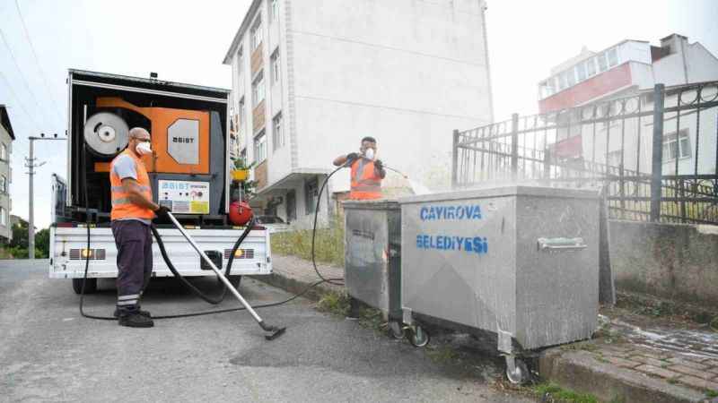 Çöp konteynerleri yerinde yıkanıyor