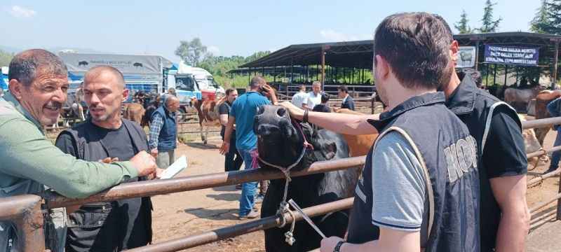 Polisten Kurban satıcılarına sahte para uyarısı