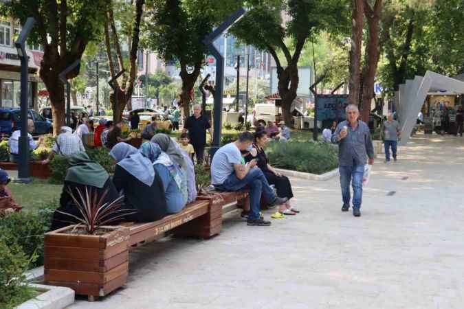 Vatandaşların gözde adresi: Yeni Cuma Parkı