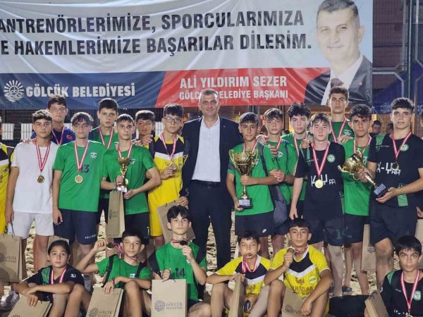 Kum Futbol Turnuvası çekişmeli geçti