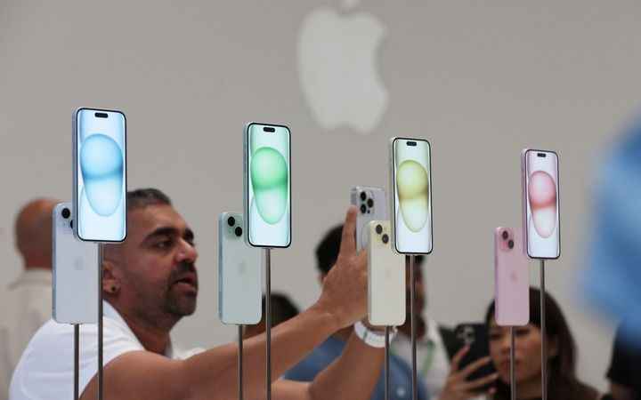 iPhone 15 Elde Tutulamayacak Kadar Isınabiliyor