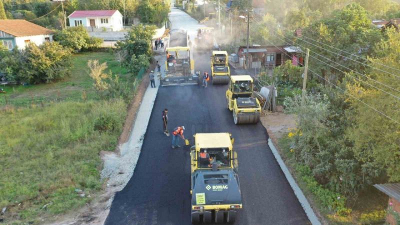 Başiskele, 3 Farklı Bölgesinde Yol Yenileme İçin Kolları Sıvadı