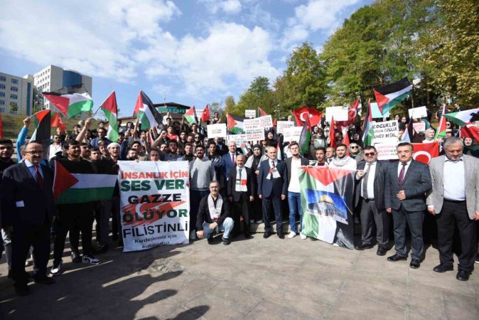 Düzce'de Öğrenciler İsrail'i Protesto Etti!