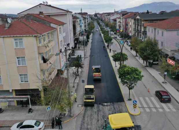 Hamit Kaplan Caddesi’ne 2 bin ton asfalt