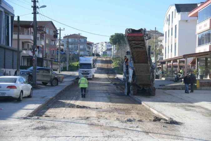 Yunus Emre Caddesi Asfalta Hazırlık Yapıyor