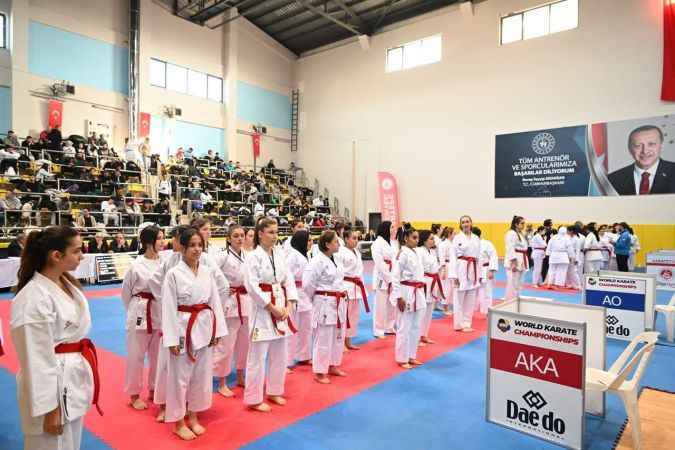 Türkiye Karate Şampiyonası Kartepe’de başladı: 2.200 Sporcu Katıldı