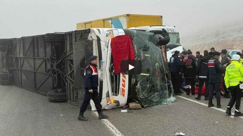 Malatya'da Otobüs Devrildi