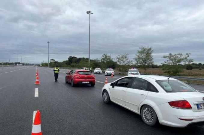 Jandarmanın Aralık Ayı Denetimlerinde Bir Ayda 897 Araç Ve 242 Sürücü Trafikten Men Edildi!