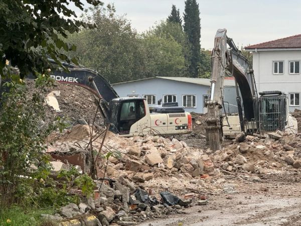 Adil Öksüz’ün Görev Yaptığı Bina Yıkıldı