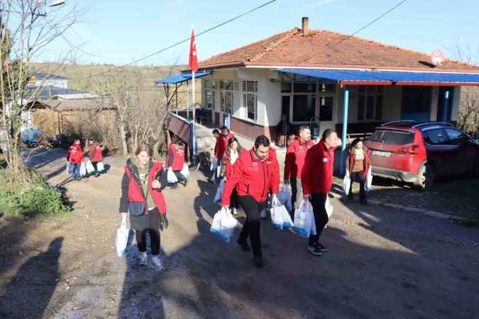 İzmit Belediyesi Ekipleri Köy Köy Geziyor