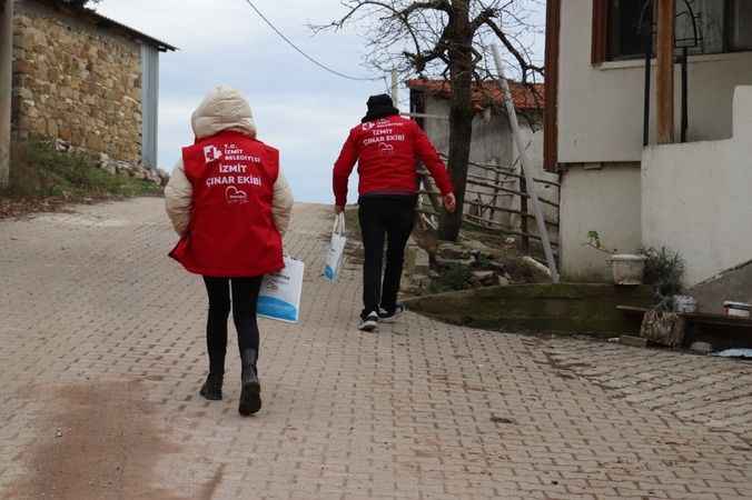 İzmit Belediyesi Çınar Ekibi Köy Ziyaretlerine Devam Ediyor