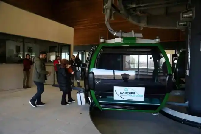 Kartepe'nin Yeni Gözdesi Olan Teleferiğin İlk Yolcusu Mila Bebek