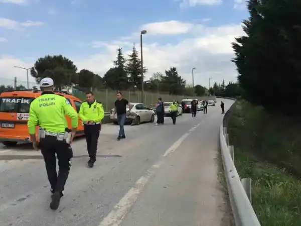 TEM’de Yine Zincirleme Kaza Meydana Geldi- 6 Kişi Yaralandı