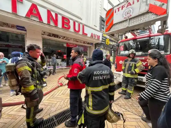 İzmit'te Yangın Paniği!