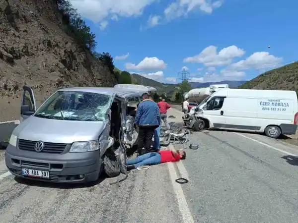 Bolu'da Feci Kaza 15 Yaralı....