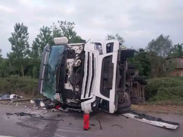 Sakarya'da Feci Kaza ...