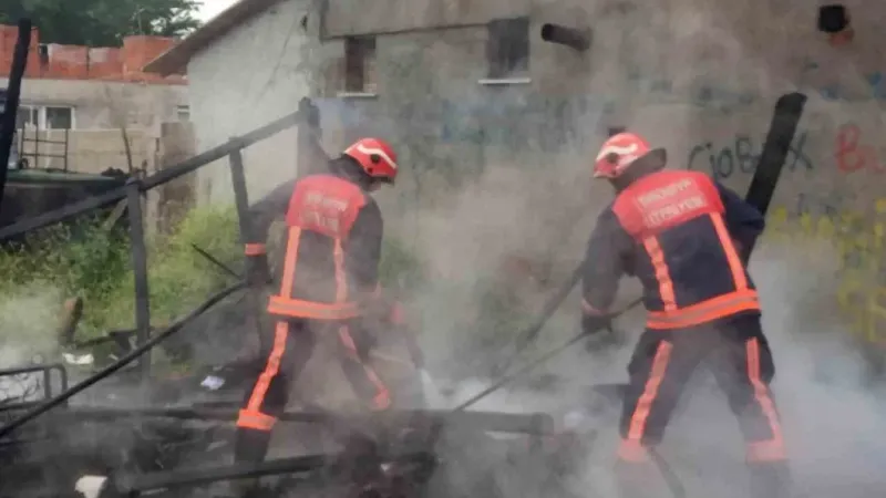 Sakarya'da Bir Ailenin Yaşadığı Baraka Küle Döndü...