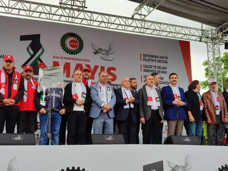 Hak-İş, 1 Mayıs'ı Kocaeli'de Kutladı!