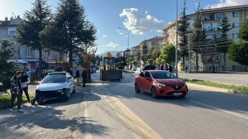 Bolu’da kazada 4 yaşındaki kız ve annesi yaralandı