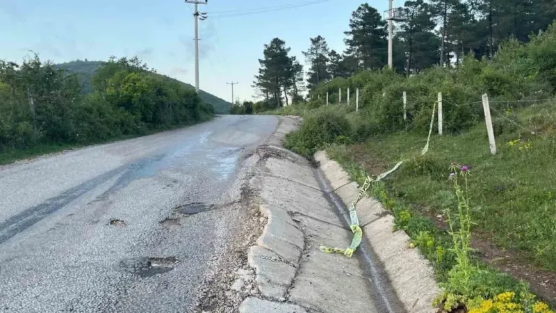 Derince İlçesinde Jandarma Aracına Çarpan Motosikletli Sürücü Öldü...