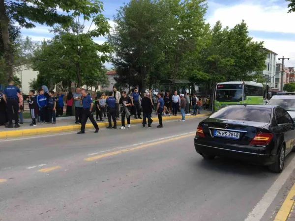 Kocaeli Körfez'de Çocuk parkında bıçaklı kavga: 2 yaralı