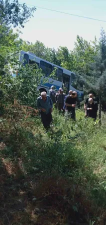 Sakarya'da Cenazeden Dönen Belediye Aracı Kaza Yaptı