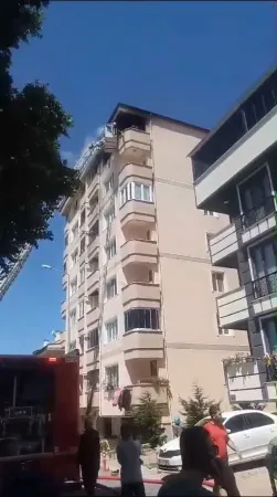 Kocaeli Gebze'de Apartmanda Yangın!