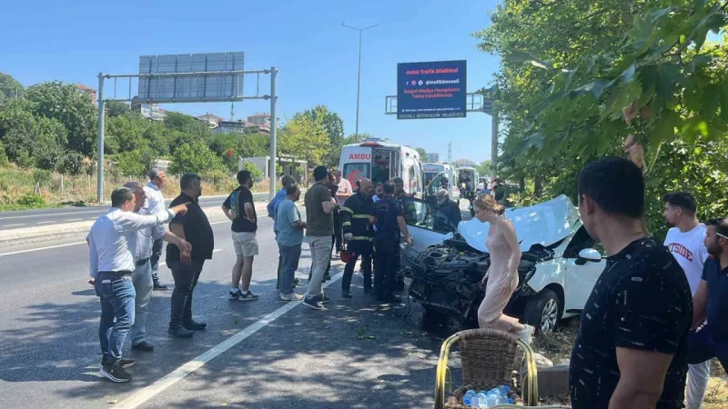 İzmit'te Kaza Kırmızı Işıkta Geçince 5 Kişi Yaralandı