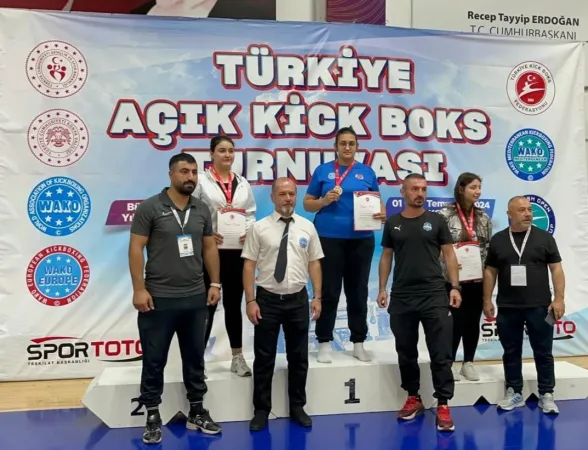 Çayırova Belediyesi Eğitim Spor Kulübü sporcusu Sinem Erdoğan ay-yıldızlı formayı garantiledi