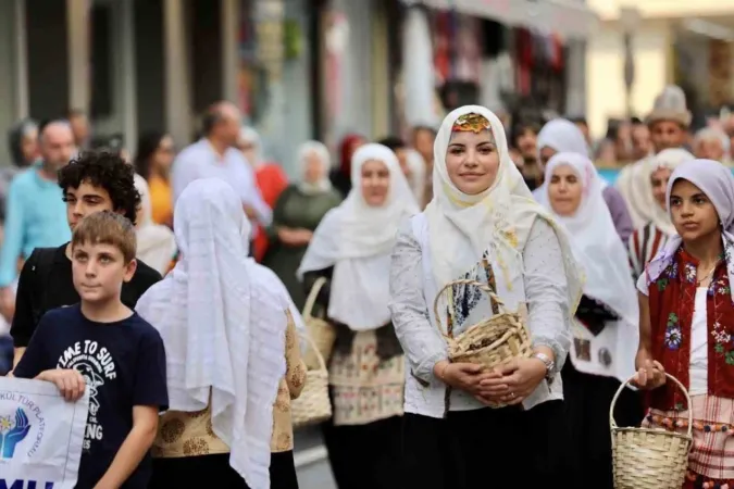 Kocaeli Körfez'de 50. Altın Kiraz Festivali coşkuyla başladı