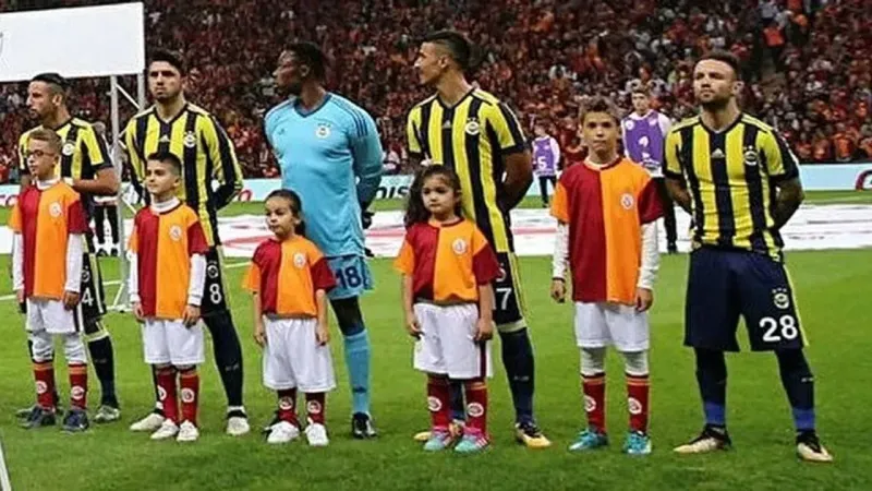 Futbolcular Neden Çocuklarla Sahaya Çıkar?