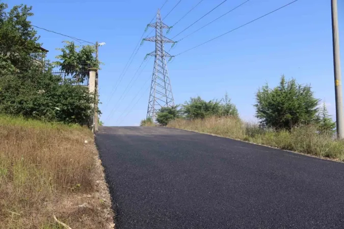 İzmit Belediyesi Fen İşleri Müdürlüğü Kocaçeşme Caddesi’ne 250 Ton Asfalt Döktü