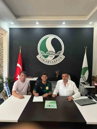 Sakaryaspor O Futbolcuyu Kadroya Kattı!