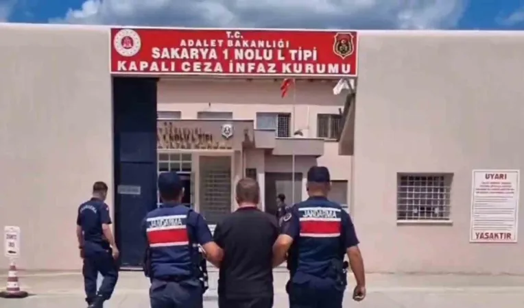 145 Suç Kaydı Ve 28 Yıl Hapis Cezası Vardı Eski Eşinin Evinde Yakalandı