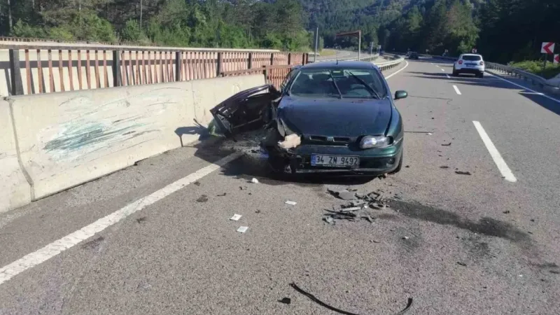 Bolu'da Trafik Kazası Otomobil Bariyerlere Çarptı: 6 yaralı