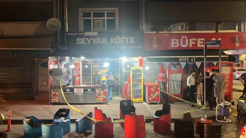 İzmit'te Motosikletli Saldırganlar Esnafı Vurdu