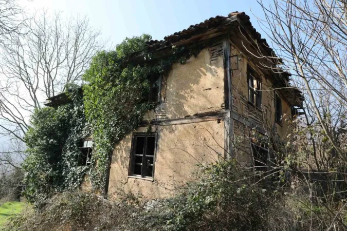 Sakarya'da Çürümeye Başlayan 100 Yıllık Cami, Bakanlık Tarafından Koruma Altına Alındı