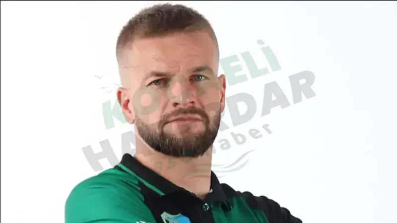 Vedasıyla Kocaelispor'u Sarsan Atila Turan’ın Duygusal Ayrılığı! "Gözyaşları İçinde Veda Etti!"