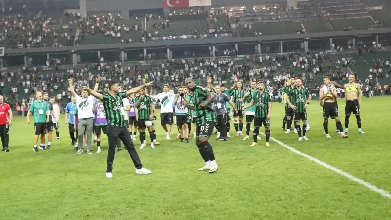 ŞOK GOLLER, İKİNCİ DEVRE PATLAMASI! Kocaelispor’dan Müthiş Geri Dönüş, Galibiyetle Sezonu Açtı!