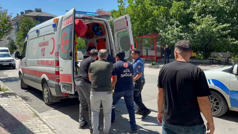 Oğluna Veda Mesajı Atıp Eşinin Beylik Tabancasıyla Kendini Yaraladı