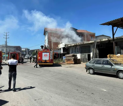 Sakarya’da Korkutan Yangın: Bölgeye Çok Sayıda İtfaiye Sevk Edildi