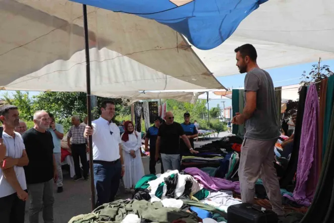 Akyazı Kumaş Ve Antika Pazarına Yoğun İlgi