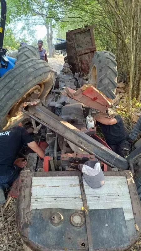 Bolu'da Traktör Devrildi 1 Kişi Öldü