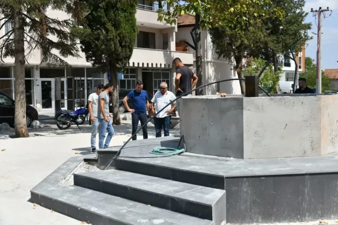 Yuvacık Semt Meydanı 2. Etap Çalışmaları Devam Ediyor