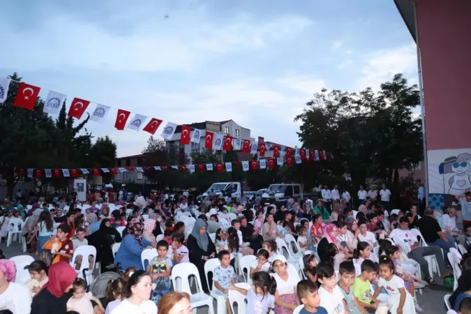 Gebze'de Sinema Rüzgarı! Başkan Büyükgöz Çocuklarla Bir Arada