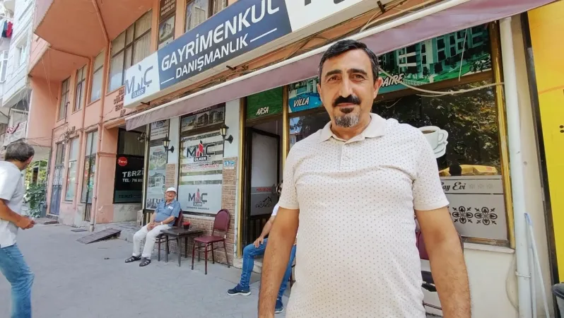 Eleman Derdinden Bıkan Esnaf, Çareyi Bu İlanı Yazmakla Buldu